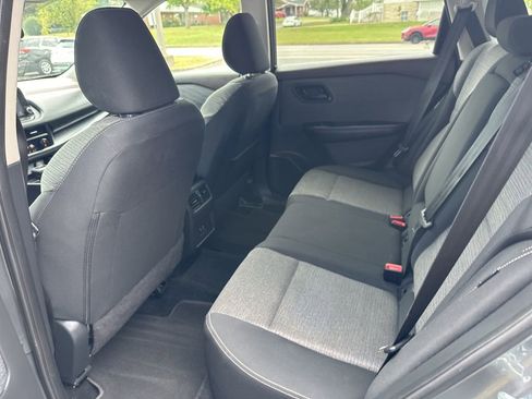 Used 2023 Nissan Rogue SV image 11