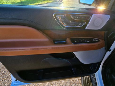 Used 2021 Lincoln Navigator L Reserve w/ Luxury Package image 20