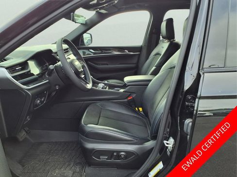 Used 2024 Jeep Grand Cherokee Trailhawk w/ Luxury Tech Group III AWD/4WD image 9