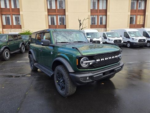 New 2025 Ford Bronco Outer Banks image 3