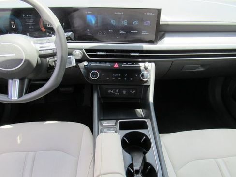 Used 2025 Hyundai Sonata SEL FWD image 16