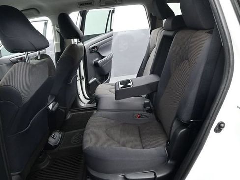 Used 2022 Toyota Highlander L FWD image 14