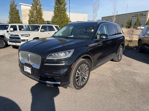 Used 2023 Lincoln Aviator Reserve w/ Equipment Group 201A AWD/4WD image 2