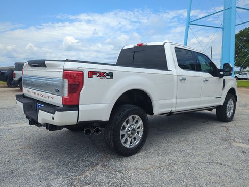 Used 2019 Ford F250 Limited AWD/4WD image 3