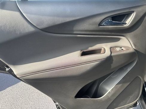 Used 2022 Chevrolet Equinox RS w/ RS Leather Package FWD image 29