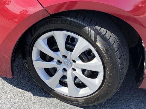 Certified 2022 Toyota Corolla LE image 9