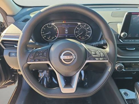 Used 2024 Nissan Altima 2.5 SV image 26