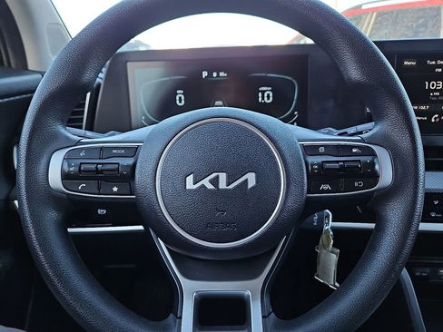 Used 2025 Kia Sportage LX image 30