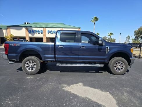 Used 2017 Ford F250 XLT w/ XLT Premium Package image 4