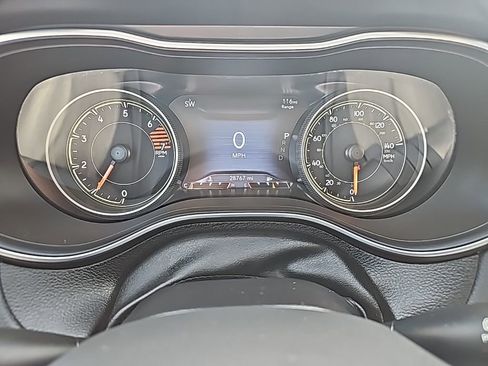 Certified 2023 Jeep Cherokee Altitude Lux image 24