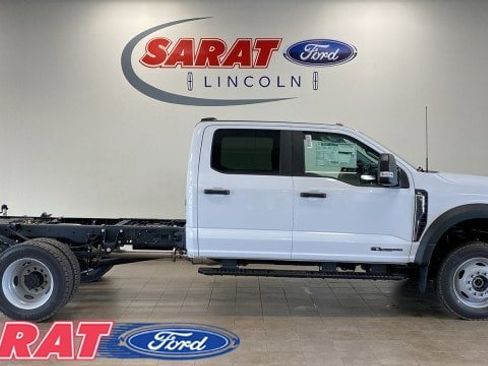 New 2025 Ford F550 4x4 Crew Cab image 1