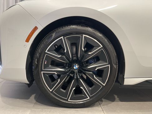 Used 2023 BMW i7 xDrive60 AWD/4WD image 7