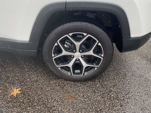 Certified 2024 Jeep Compass Limited image 23