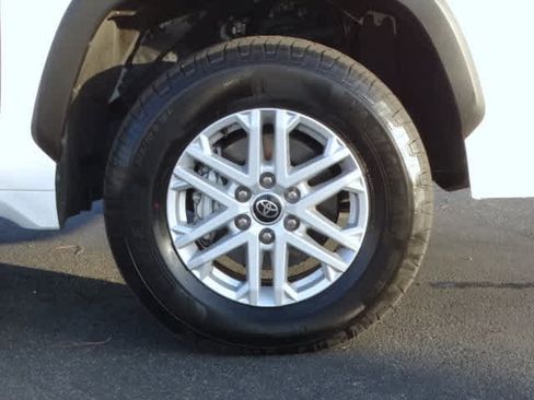 Used 2022 Toyota Tundra SR5 image 8