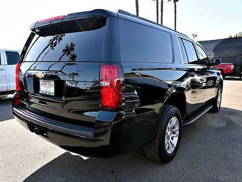Used 2019 Chevrolet Suburban LT image 7