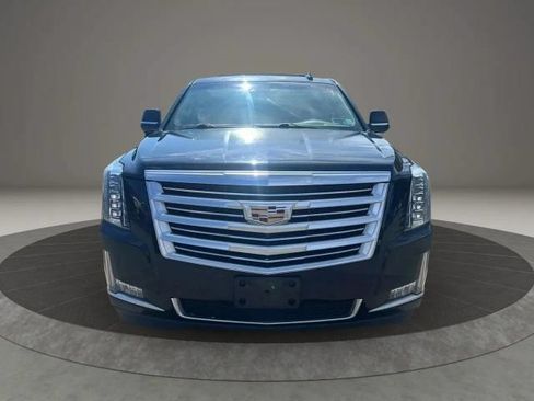 Used 2016 Cadillac Escalade Platinum AWD/4WD image 2
