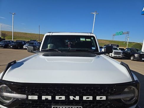 Used 2024 Ford Bronco Wildtrak image 7