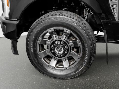Used 2024 Ford F250 Lariat w/ Lariat Ultimate Package AWD/4WD image 18