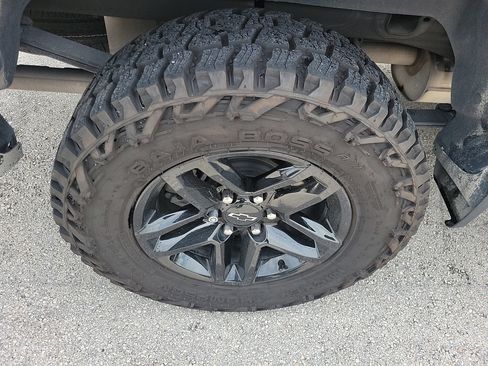 Used 2021 Chevrolet Silverado 1500 Custom Trail Boss AWD/4WD image 8