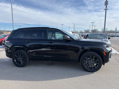 New 2026 Jeep Grand Cherokee Limited Reserve AWD/4WD image 4