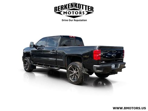 Used 2018 Chevrolet Silverado 2500 LTZ w/ Midnight Edition AWD/4WD image 4