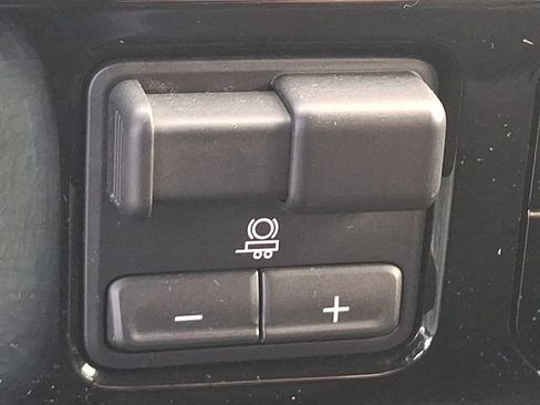 Used 2025 Chevrolet Silverado 1500 LT RWD image 26