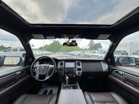 Used 2017 Ford Expedition Platinum AWD/4WD image 26