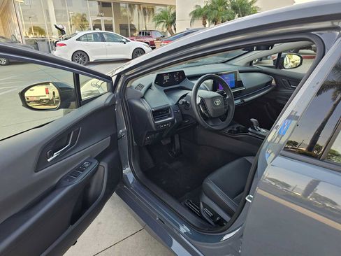 Certified 2026 Toyota Prius XLE FWD image 19