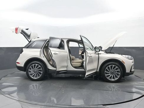 Used 2024 Lincoln Corsair Reserve FWD image 30