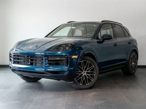 Certified 2025 Porsche Cayenne image 1