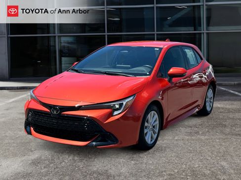Used 2024 Toyota Corolla SE w/ SE Package FWD image 7