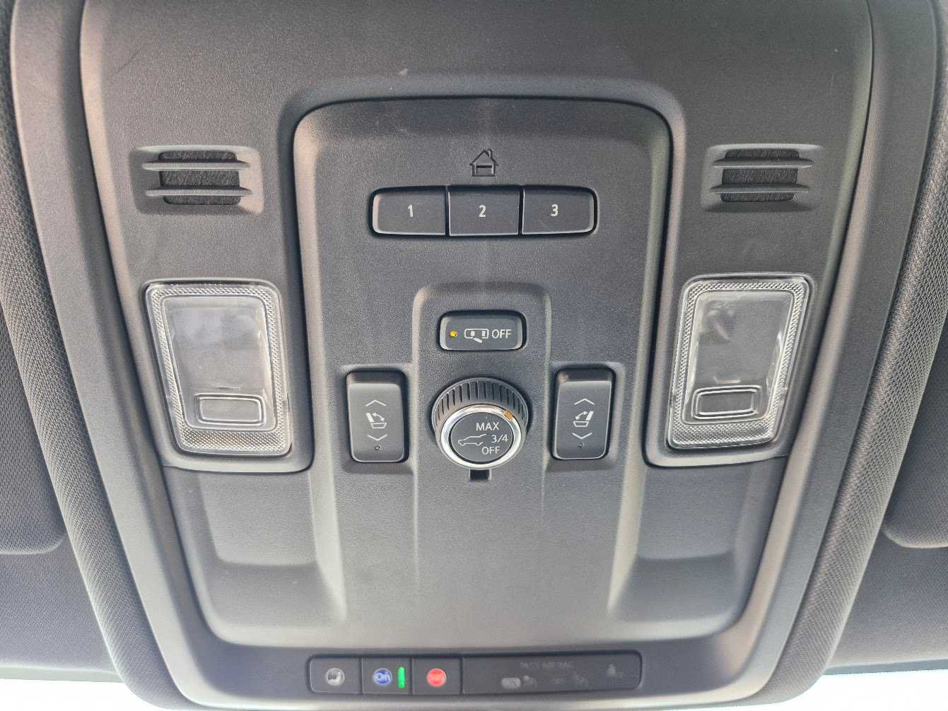 Used 2023 Chevrolet Suburban RST w/ Luxury Package AWD/4WD image 27