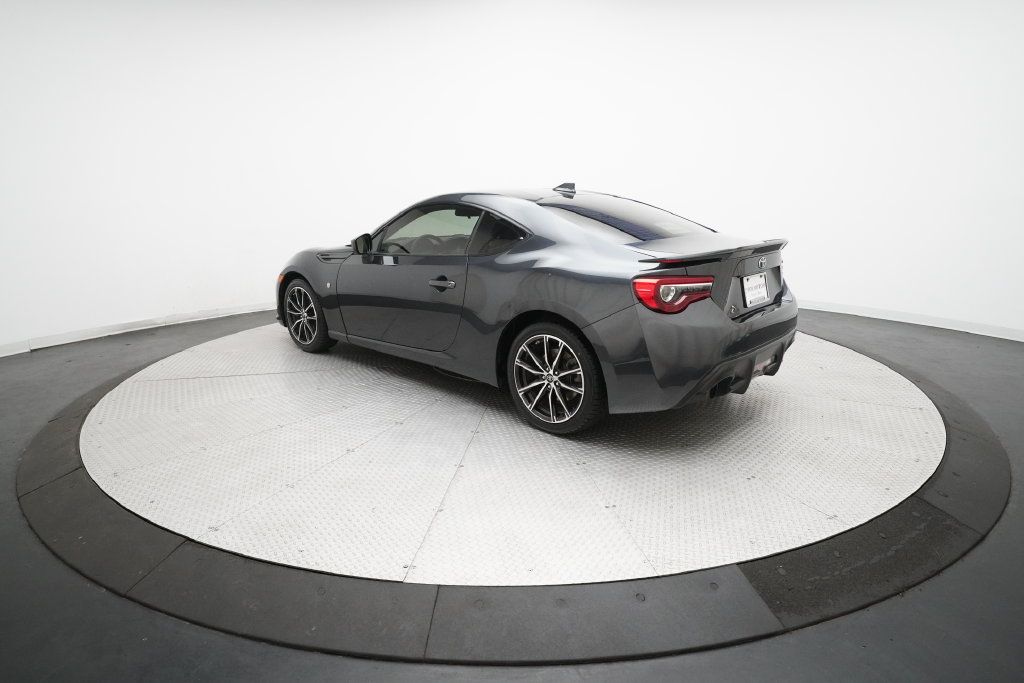 Used 2017 Toyota 86 RWD image 29