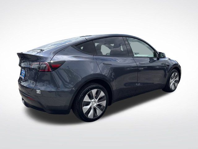 Used 2023 Tesla Model Y Long Range AWD/4WD image 5