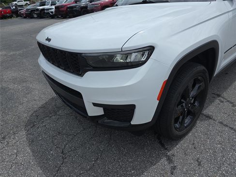 Used 2022 Jeep Grand Cherokee L Laredo AWD/4WD image 9