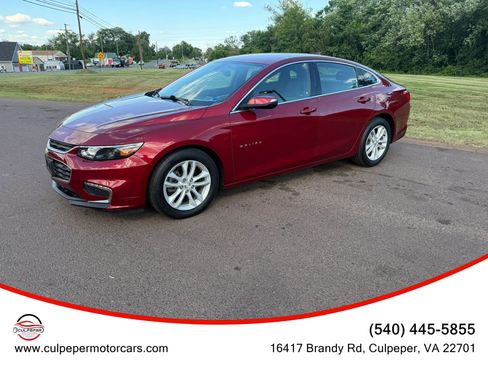 Used 2017 Chevrolet Malibu LT FWD image 2