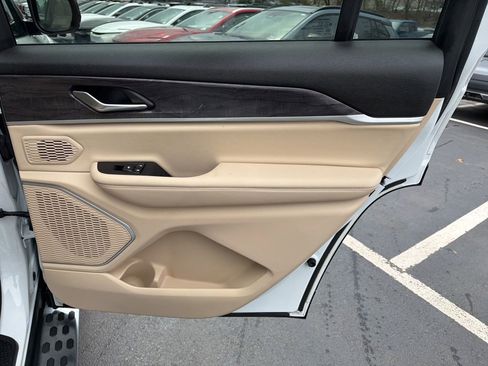 Used 2021 Jeep Grand Cherokee L Limited image 11