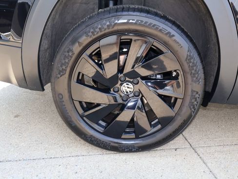 Used 2024 Volkswagen Atlas SE FWD image 8