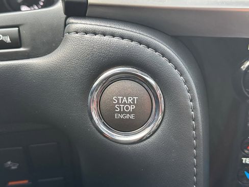 Used 2018 Lexus LX 570 image 7