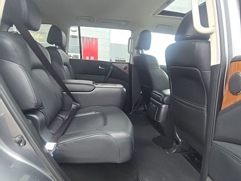 Used 2024 Nissan Armada SL w/ Captain's Chairs Package image 33