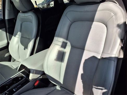 Certified 2022 Lincoln Corsair FWD w/ Equipment Group 101A image 6