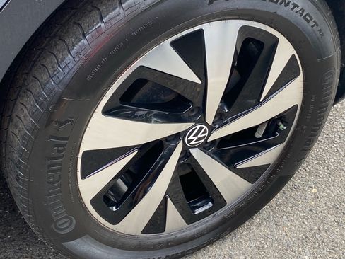 Used 2023 Volkswagen ID.4 Pro RWD image 21