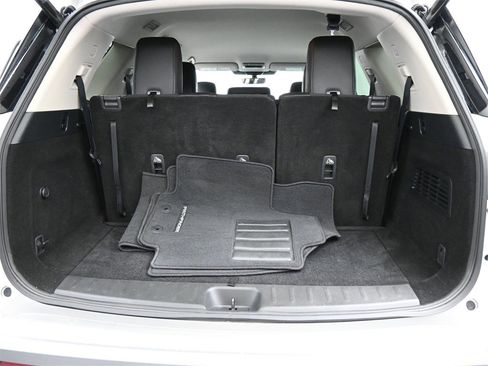 Used 2024 Nissan Pathfinder SL image 21