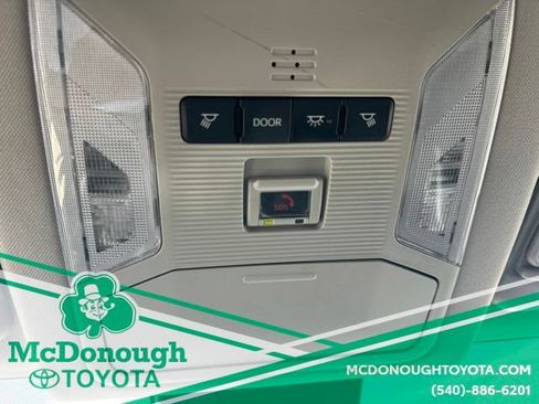 Used 2022 Toyota RAV4 Adventure AWD/4WD image 19