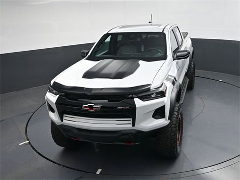 Used 2024 Chevrolet Colorado ZR2 w/ ZR2 Convenience Package III image 25
