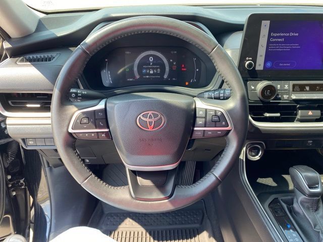 Certified 2025 Toyota Grand Highlander AWD image 6