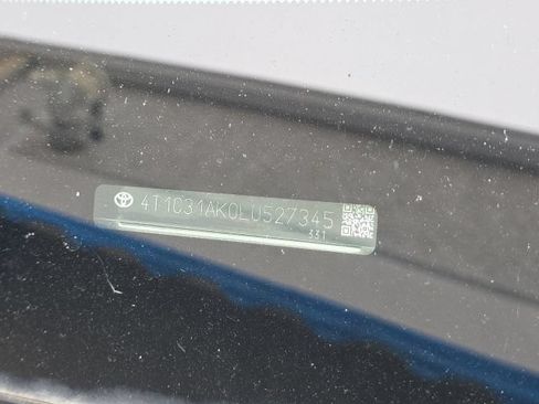 Used 2020 Toyota Camry LE FWD image 12