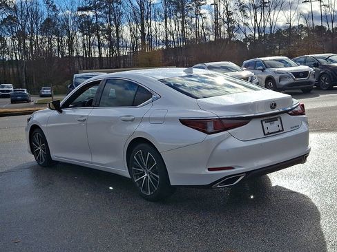 Used 2024 Lexus ES 350 w/ Premium Package image 4
