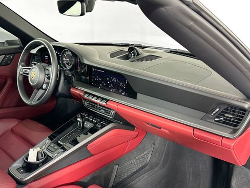 Certified 2024 Porsche 911 Targa 4S image 32