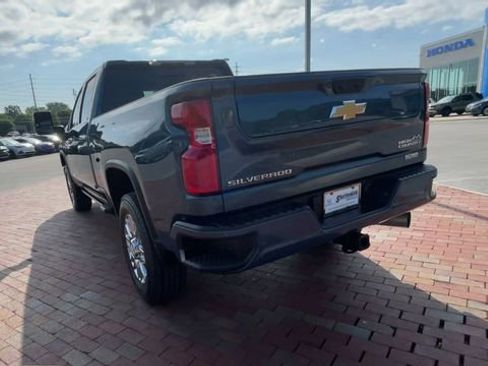 Used 2024 Chevrolet Silverado 2500 High Country w/ High Country Premium Package AWD/4WD image 8